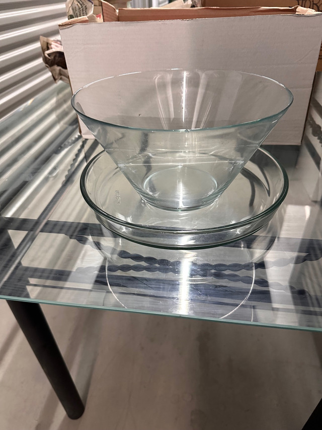 Glass Salad Bowl and Glass Appetizer Plate in Kitchen & Dining Wares in Mississauga / Peel Region