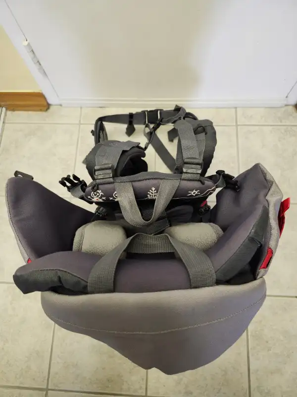 Phil&Teds "Escape" Backpack Child Carrier in Strollers, Carriers & Car Seats in Mississauga / Peel Region - Image 11