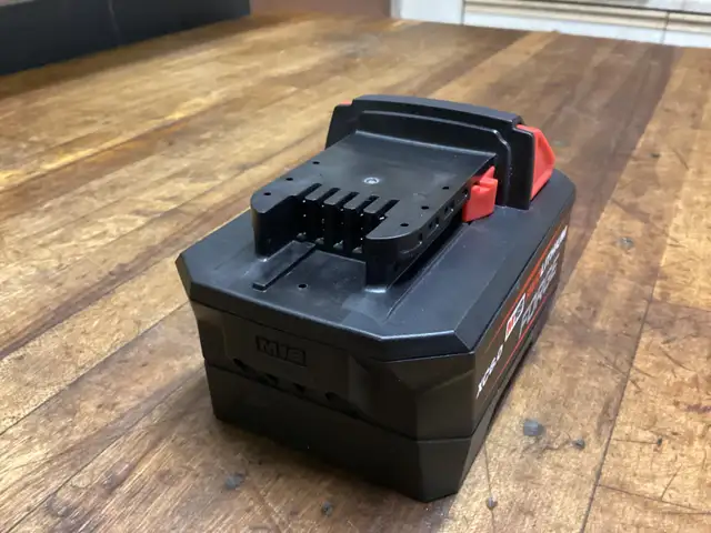 1 - MILWAUKEE M18 XC 6.0 AH FORGE BATTERY in Power Tools in Barrie - Image 7