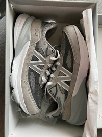 NewBalance 990v6 Running Shoes BRAND NEW size 9 (women)
