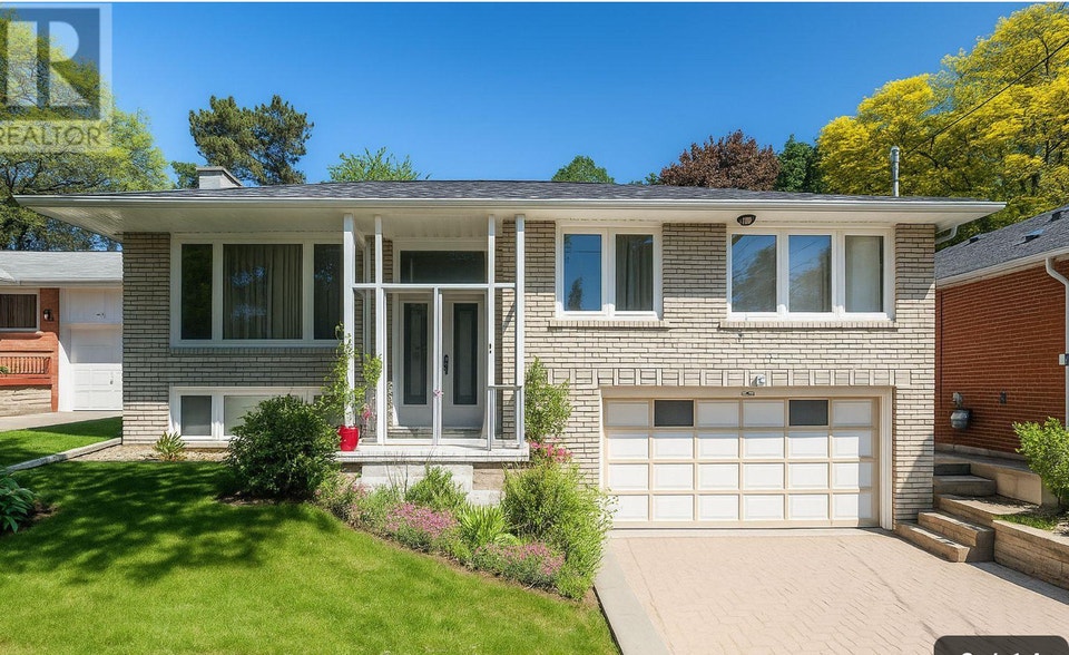 For Sale by Owner | Detached 3-Bedroom Bungalow  Bayview Village, photo 2 of 10