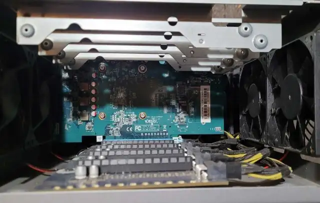 BTC Mining Rigs - Switching Power Supplies in System Components in City of Montréal - Image 9