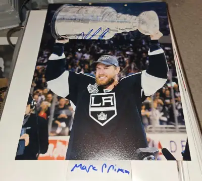Jeff Carter signed 8x10 photos Kings Hockey /Photos 8x10 signées, View more