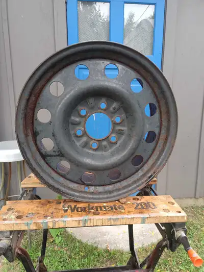 4 Used 18" OEM Ford F-150 steel winter rims for sale. 6 bolt pattern. Fits years 2004 to current I'm...