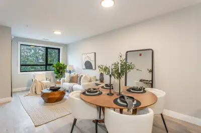 CLOVERFIELD: Large Apartment Rentals in Lucan, Ontario