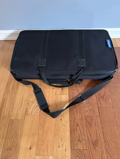 Pedalboard w Case, View more