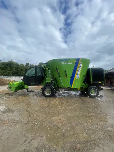 Used Unit For Sale 2017 Faresin Leader Ecomode 2000 TMR Mixer Details: ☑️20m³ Capacity ☑️Single Auge...