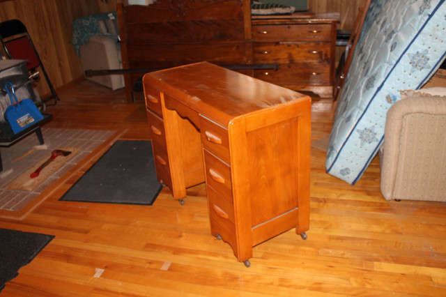 Sewing Desk Or a Sewing Station... in Desks in Saint John - Image 4