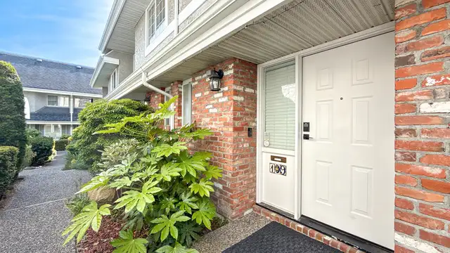 3 Bedrooms ,2.5 BathroomsTwonhouse Foe Sale(North Vancouver)62863329615234121