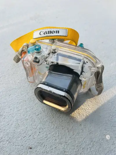 Canon WP-DC8, View more