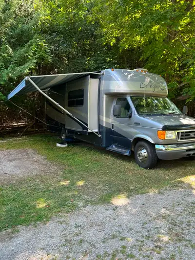28 Foot Class C, 2006 Lexington,with 3 slide outs, E450 Triton engine, 48000 miles, Certifided in No...