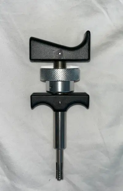 Never used ignition coil puller tool for Volkswagen AG internal combustion engines. It's still in br...