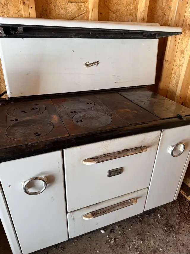 Cook Stove in Stoves, Ovens & Ranges in Trenton - Image 3