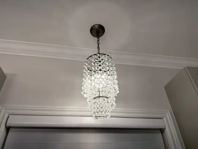 Chandelier in Indoor Lighting & Fans in Ottawa - Image 2