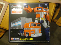 Transformers Takara Masterpiece Optimus Prime MISB MP10