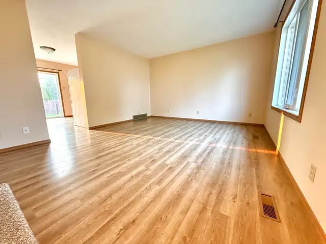 3 Bed 1.5 Bath Duplex for Rent