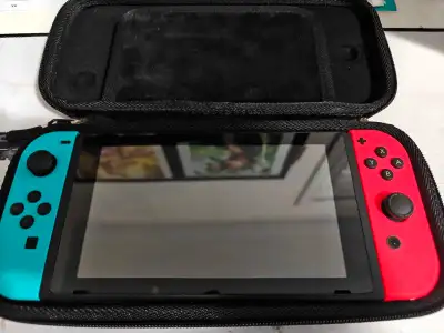 Used (less than 20hours) mint condition. No scratches or damages. All original (OEM) hardware and bo...