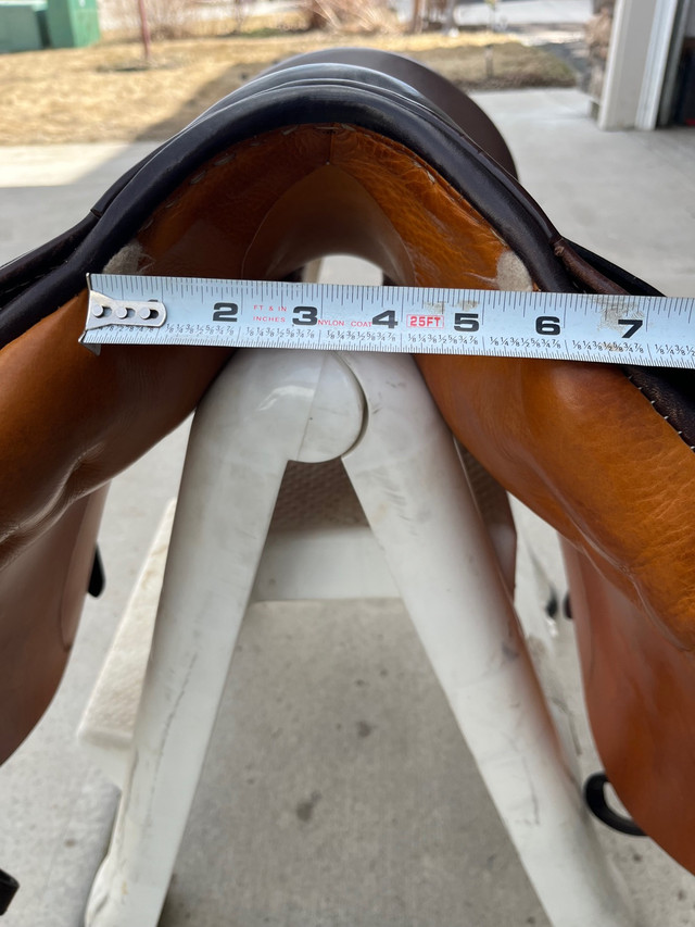 17.5” Stubben Roxane  in Equestrian & Livestock Accessories in Calgary - Image 4