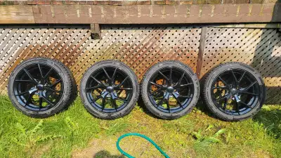 Voir photos pour specs complète des mags.. allait sur audi s5 b9 Pneus 245/40r18 usure environ 8/32...