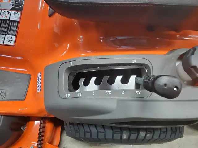 TS148X HUSQVARNA TRACTOR63008306310147124