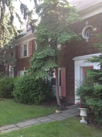 Avenue Lawrence large 2 bedroom
