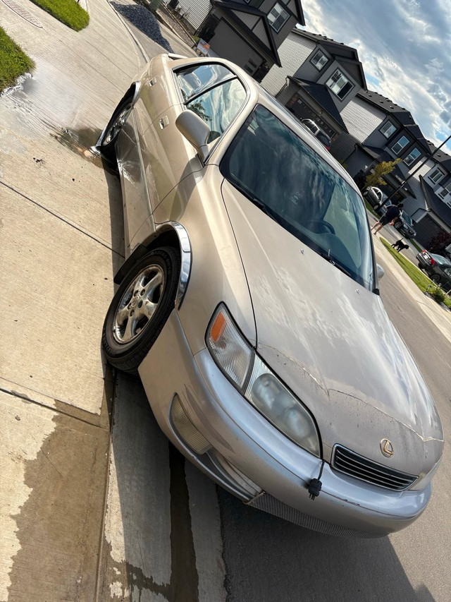 Lexus ES with active status and no accidents. in Cars & Trucks in Edmonton - Image 2