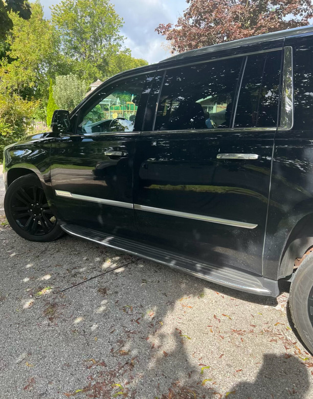 2020 Cadillac Escalade ESV in Cars & Trucks in Markham / York Region - Image 4