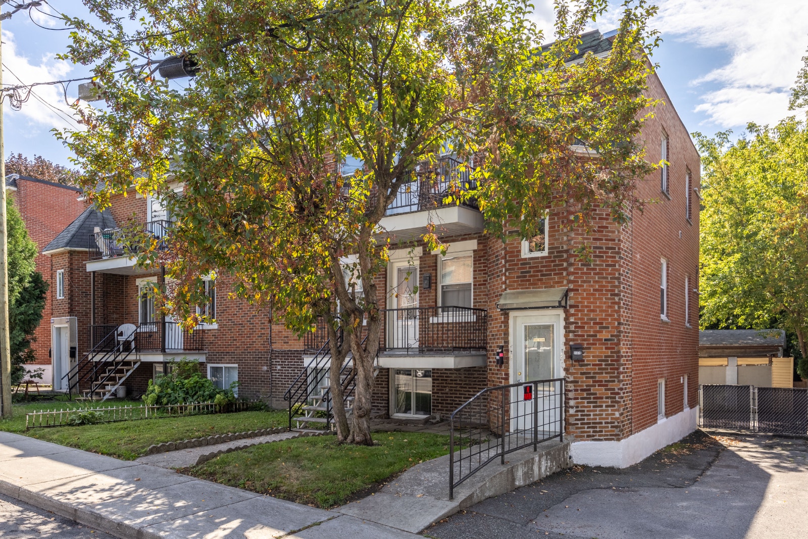 Triplex | 2X 5½ + 1X 4½ | GARAGE DOUBLE — photo 1