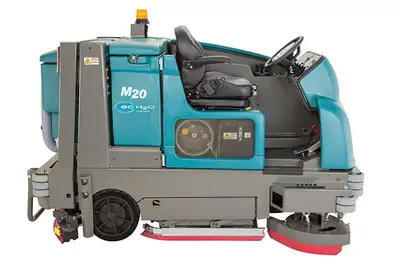 Tennant wet sweeper in very good condition. All service records from Tennant. Buying a bigger Tennan...