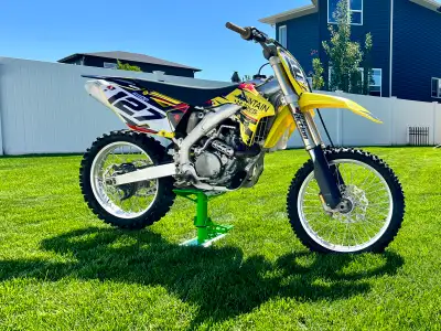 The 2016 SUZUKI RM-Z450 is ready to ride, clean condition throughout, well-maintained, and was store...