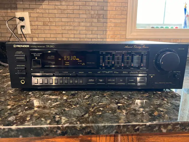 Pioneer SX 240 Stereo Receiver  in Stereo Systems & Home Theatre in Lethbridge - Image 2