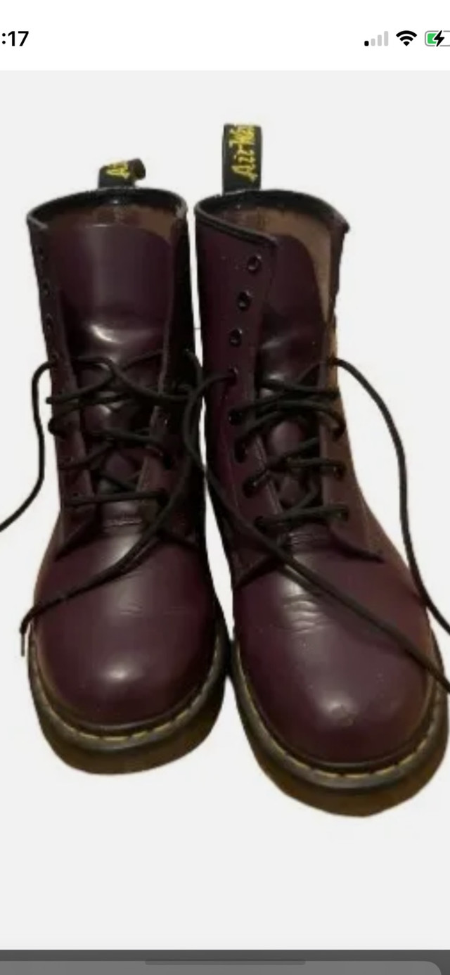 Dr. Martens Doc AirWair 1460 AW004 CASTEL VELVET boots Uk 8 Eu 4 in Women's - Shoes in Kitchener / Waterloo - Image 3