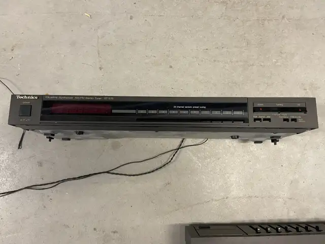 Technics AM/FM tuner in Stereo Systems & Home Theatre in City of Toronto - Image 2