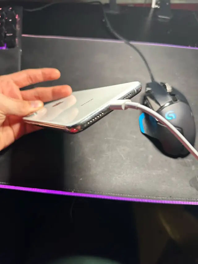 Iphone xs max 64gb 96% Health! in Cell Phones in Prince George - Image 7