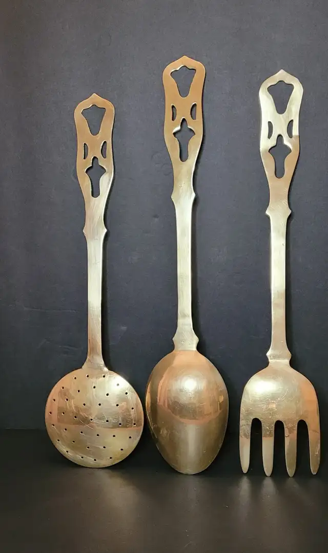 Vintage Large Brass Kitchen Utensils in Arts & Collectibles in Winnipeg - Image 8