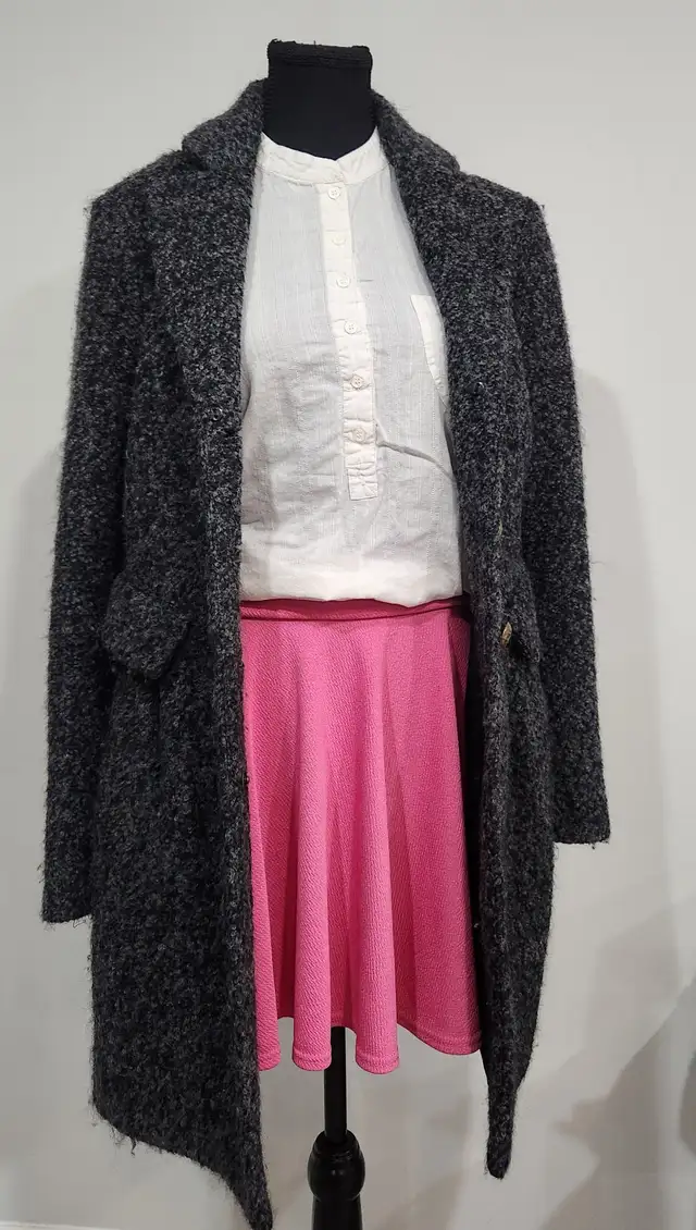 Women's Winter Coat in Women's - Tops & Outerwear in Kitchener / Waterloo - Image 6