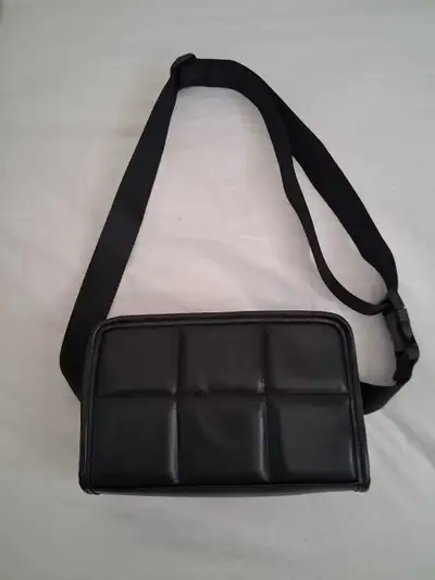 BLACK.QUILTED BELT/CROSSBODY BAG, View more
