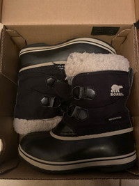 Sorel size 13 kids winterboots