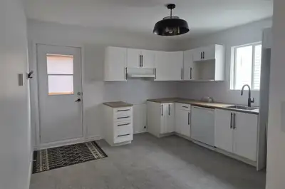 Soyez les premiers à habiter ce superbe logement clé en main au 2e et dernier étage d’un duplex tran...