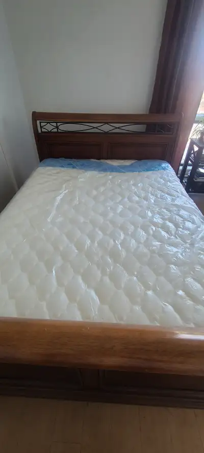 Ensemble ( Lit Bateau + Sommier + Matelas ) Queen, View more