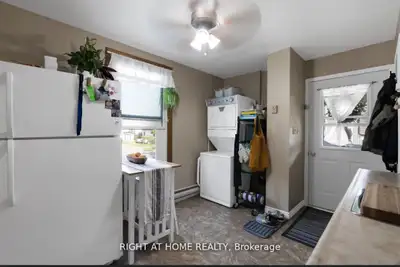 Bright one bedroom apartment plus den for rent. Only a ten minute walking distance from downtown Cob...