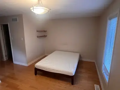 JULY - Master Bedroom for Female Student/Worker at Bank/Walkley
