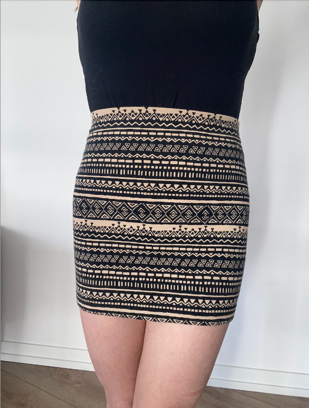 Patterned Pencil Skirt in Women's - Dresses & Skirts in City of Toronto