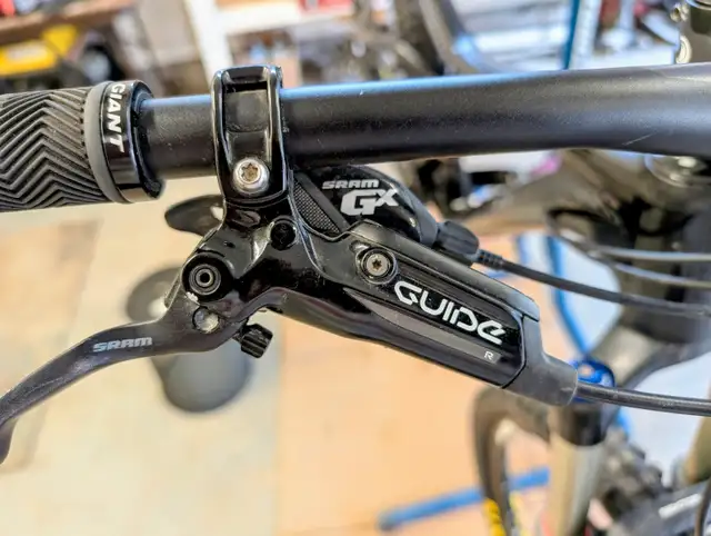 Giant Trance 2 - Carbon Fiber Full Suspension Mountain Bike63749389108609122