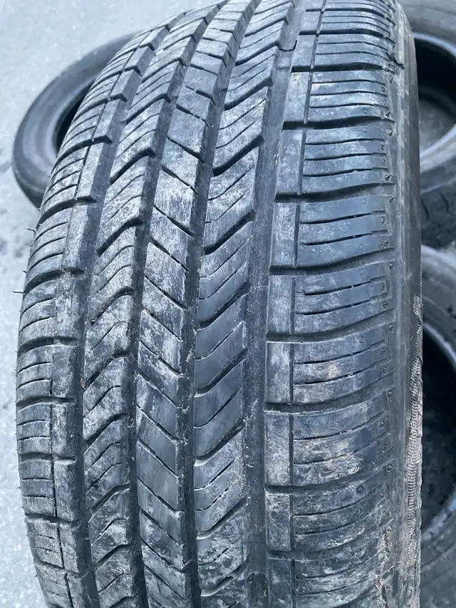 4 pneus d’été 215/65R16 reste encore 9/32 dépeceur in Tires & Rims in Laurentides - Image 8