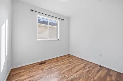 Private or sharing Room for rent in Brampton