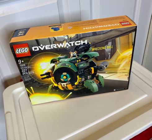 LEGO Overwatch: Wrecking Ball (75976) Like New inside Box Retire in Toys & Games in Burnaby/New Westminster