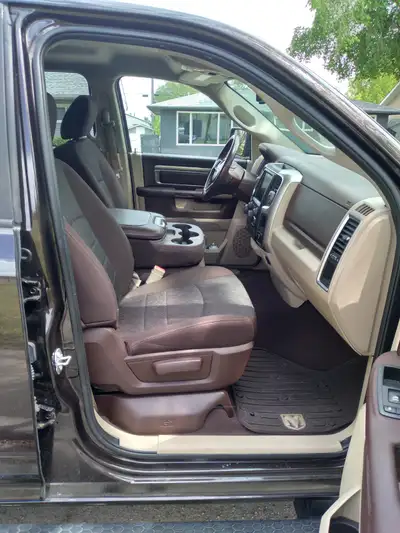 Ooutdoorsman, 3.6 Lit. VVT, chocolate brown, Command start, Box cover, New battery, 2 sets of key's,...