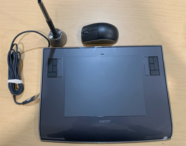 Intuos Wacom Tablet PTZ-630 with pen and mouse in iPad & Tablet Accessories in Peterborough