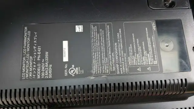 Sharp PN-E421 42" Full Color LCD Monitor HDMI in TVs in Ottawa - Image 4